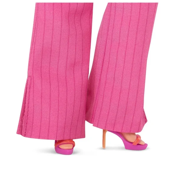 Barbie Le Film - Poupée Gloria portant un tailleur-pantalon rose