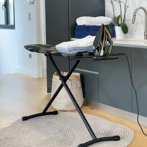 Table à repasser pliable UTAH en acier 125x41 H96cm avec repose fer et repose centrale vapeur