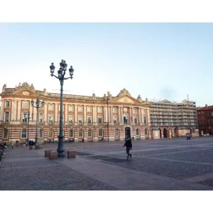 Visite guidée de 2 quartiers de Toulouse avec conférences en ligne - Coffret Cadeau Sport & Aventure